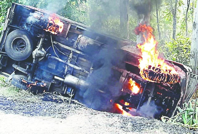 Mini truck reflex, a fire, a dead