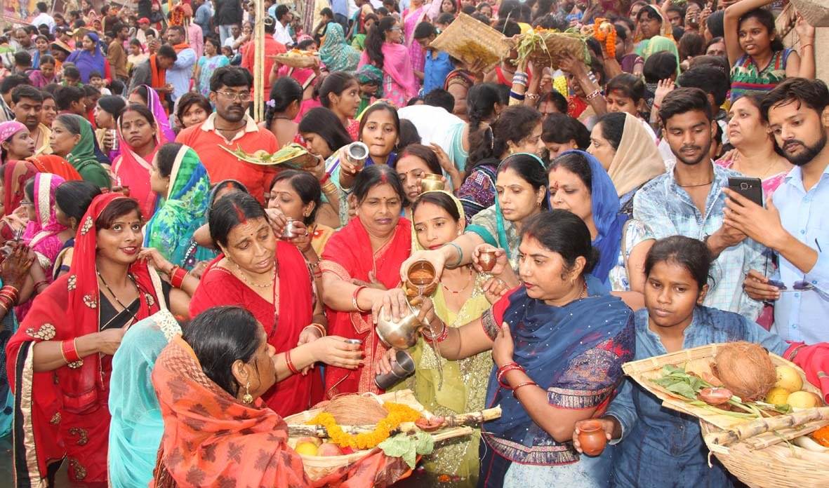 Chhath festival was celebrated with fanfare in varanasi
