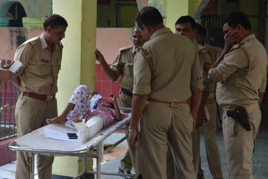 case filed against who thrown girl children out of train.