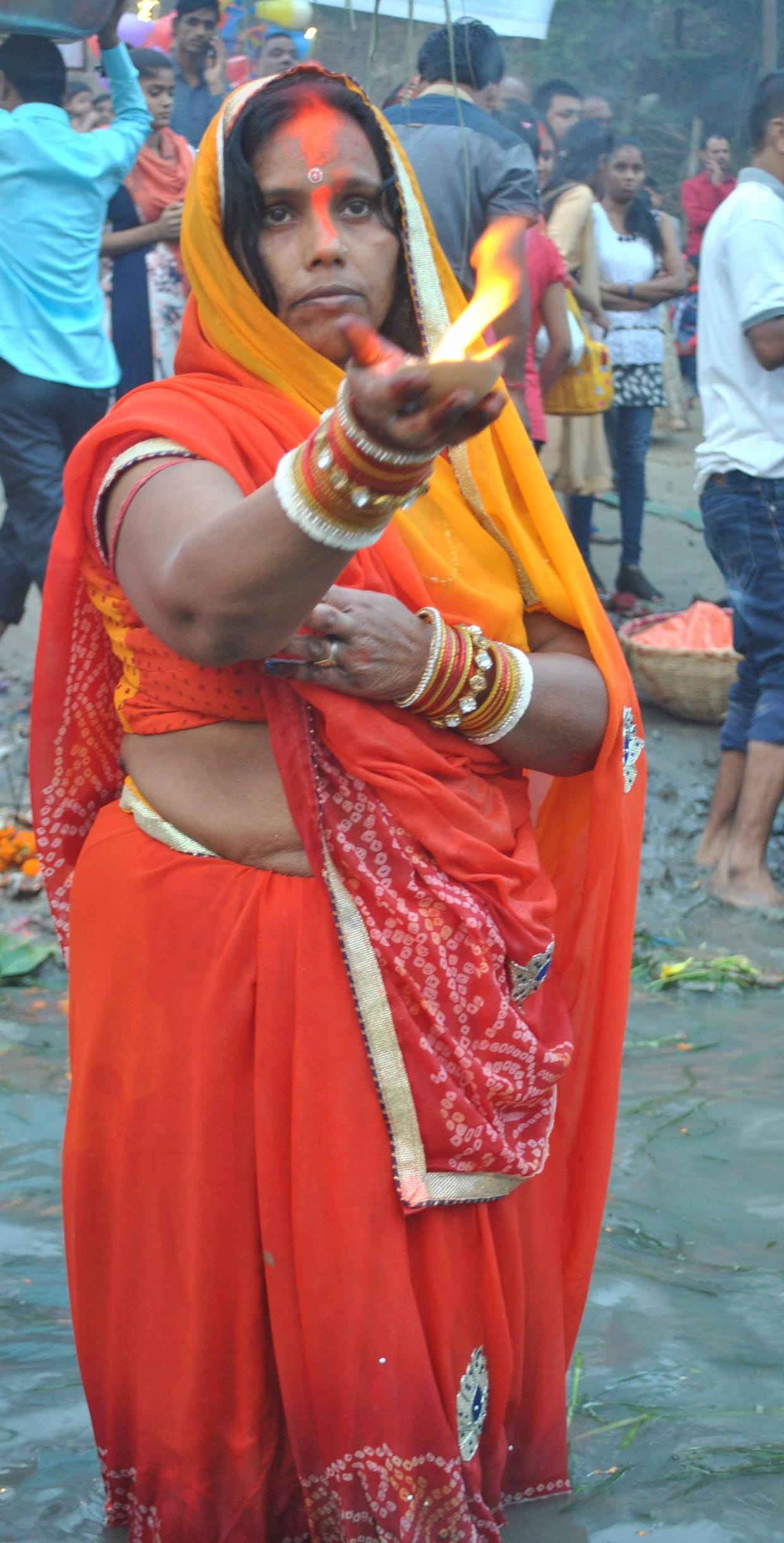 Sun's redness, scarlet arti