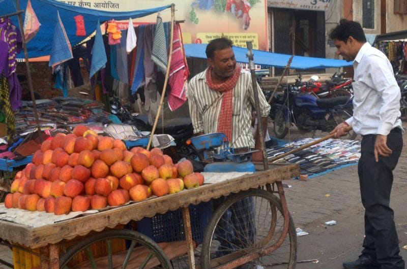 जाम देख एसडीएम का चढ़ा पारा, हटवाया अतिक्रमण
