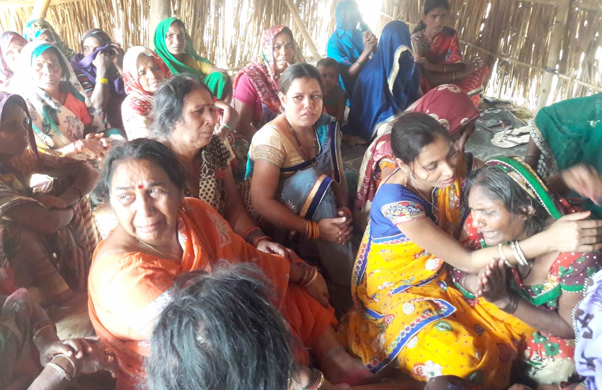सुरियावां नगर पंचायत के बड़े बाबू की सिर कूंचकर हत्या