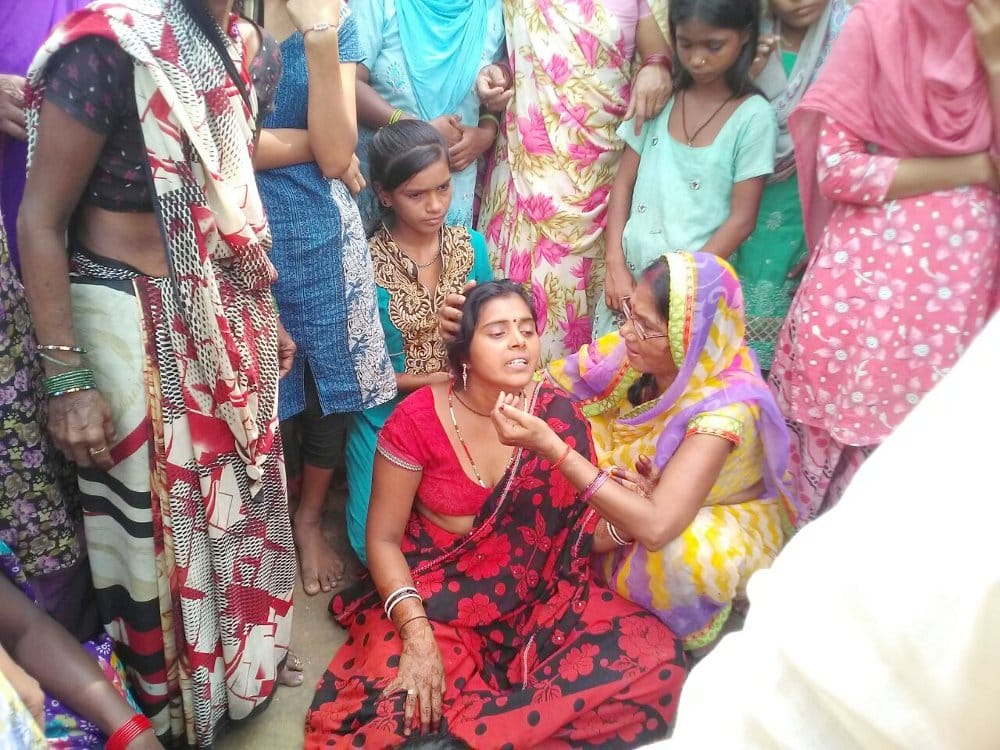 In the grip of the tractor, the death of the student, the driver ran by the vehicle