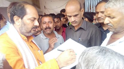 Doctor absent at CHC in Ballia, woman died