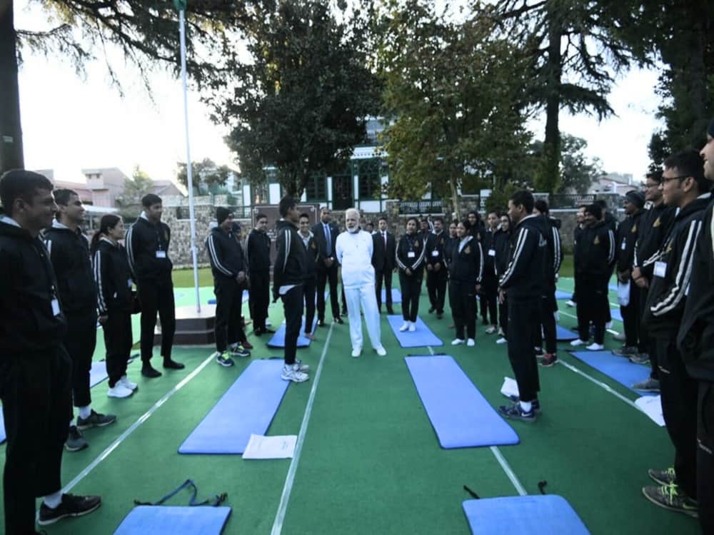 prime minister narendra modi photos with childrens in mussoorie