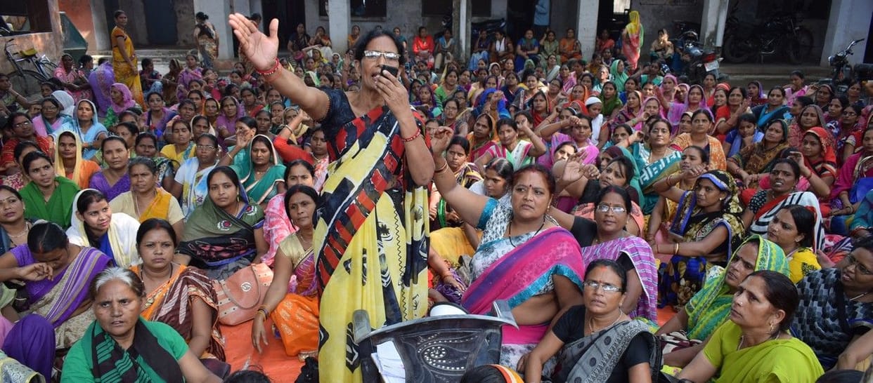 आंगनबाड़ी कर्मचारियों पर लाठीचार्ज का जताया विरोध