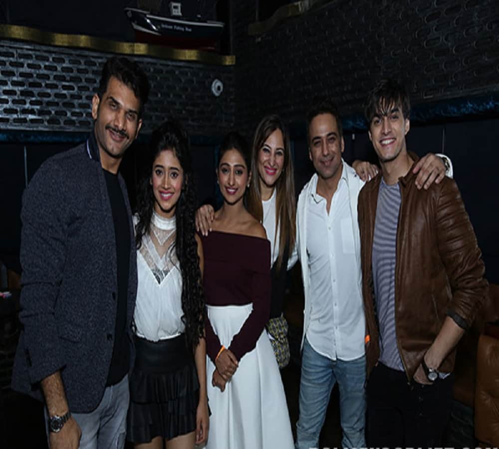 tv actress Shivangi Joshi looking too hot in her boyfriend's birthday party