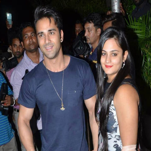 when ex wife shweta rohira gave pulkit samrat ice cold stare at arpita khan party 