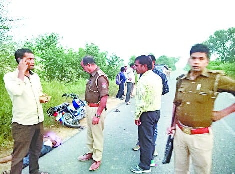  Two brothers aboard moped in road accident