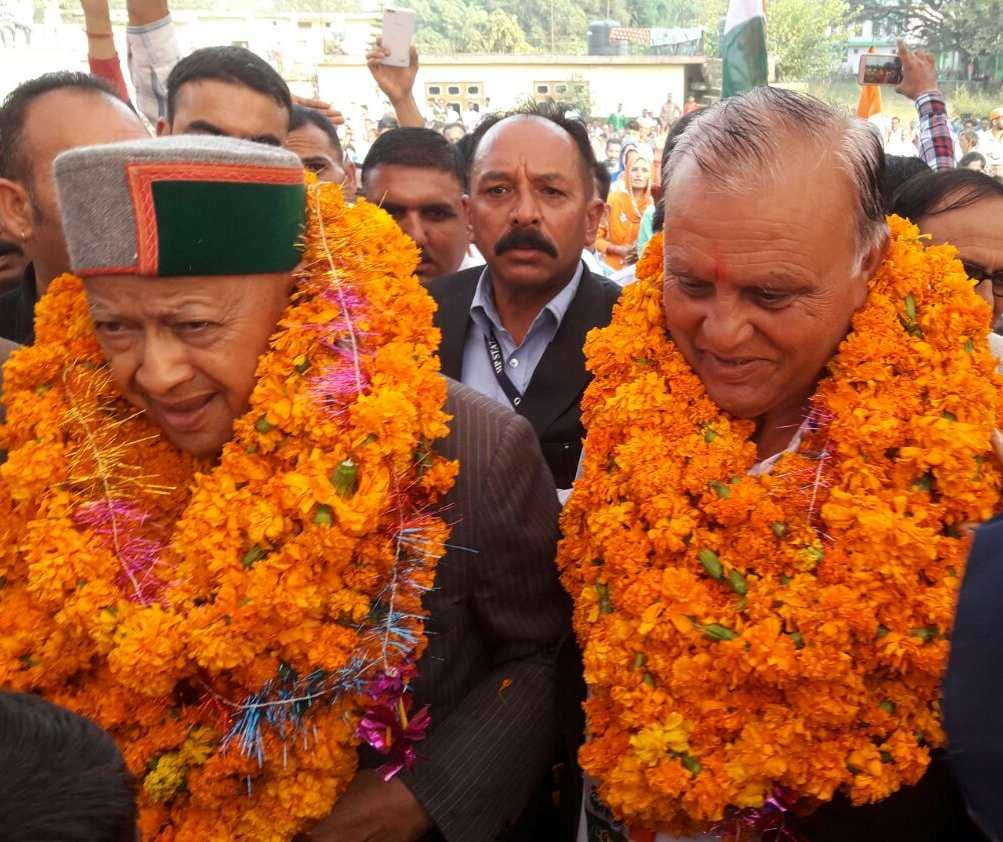 नड्डा के गृह जिला में वीरभद्र ने बोला भाजपा पर हमला