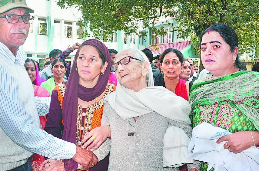 रोहतांग में जयदेवी क्षेत्र के युवक की मौत पर मचा बवाल