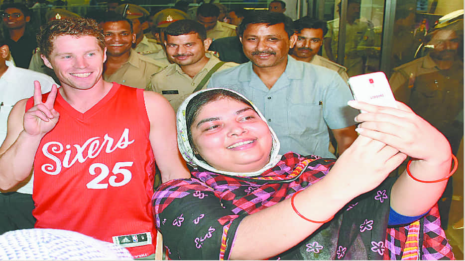 Newzealand player did shopping from this mall of kanpur