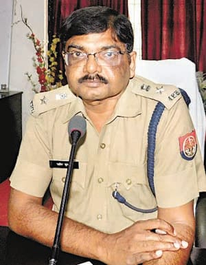 new SP of kaushambi took charge