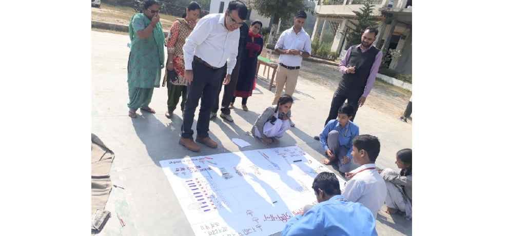 himachal assembly election 2017 poster making by school students