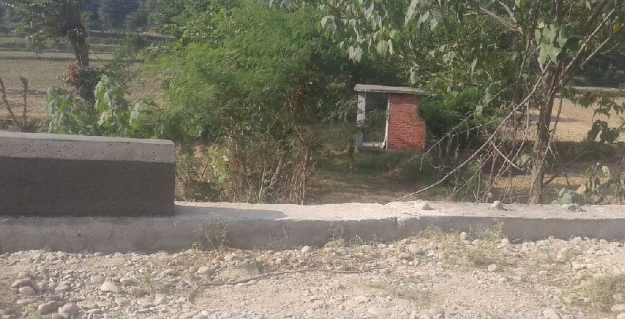 लिंक रोड निर्माण से बंद हो गया बल्ली गांव का रास्ता