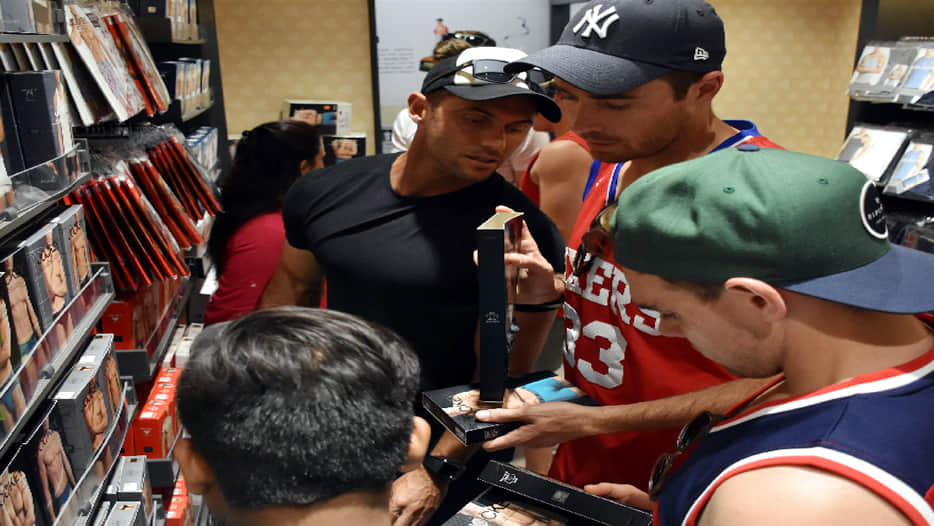 Newzealand player did shopping from this mall of kanpur