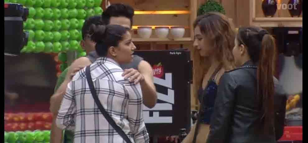 bigg boss 11 sapna aget angry and show red face to this member