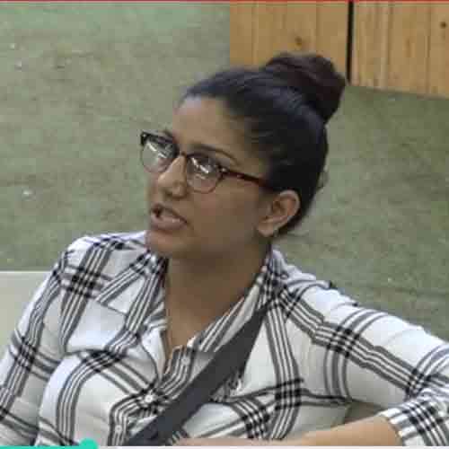 bigg boss 11 sapna aget angry and show red face to this member