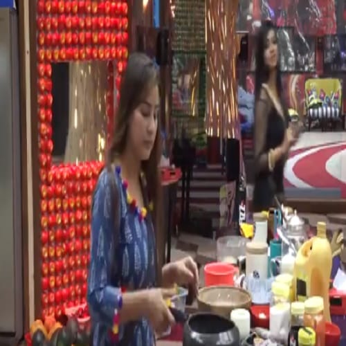 shilpa shinde shares her secrets with Sapna Choudhary in bigg boss 11