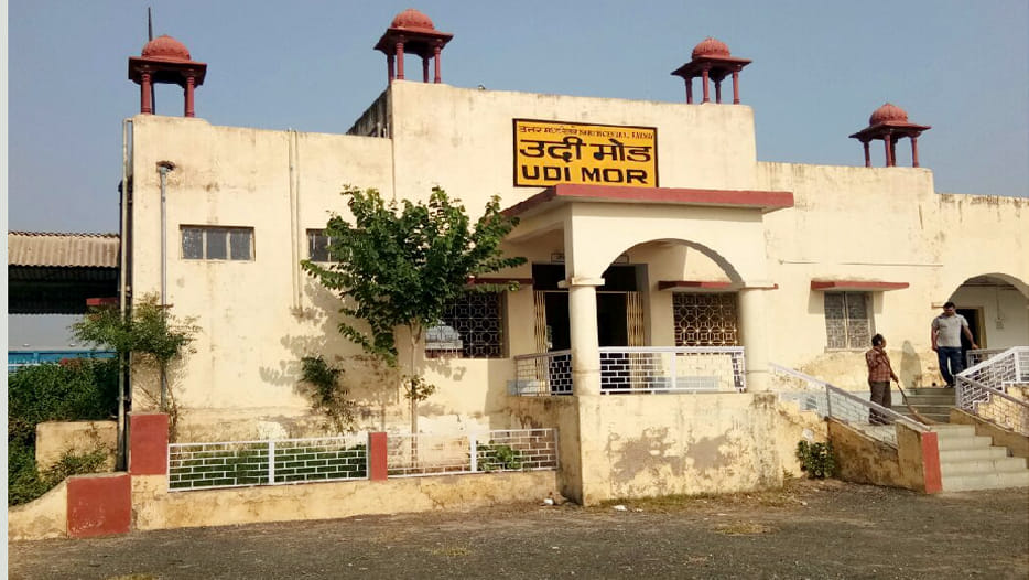 section Engineer caught in the theft of railway track