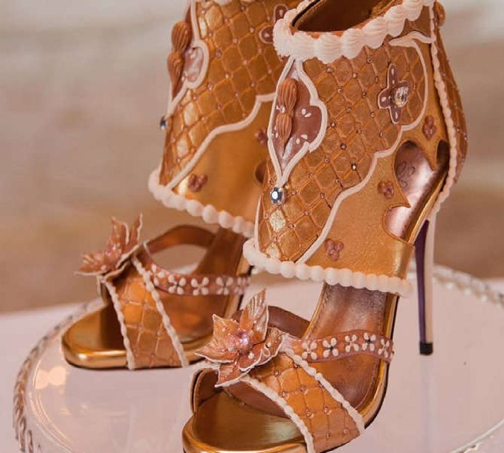 This is the worlds most expensive sandal and the price is hundred crores rupees