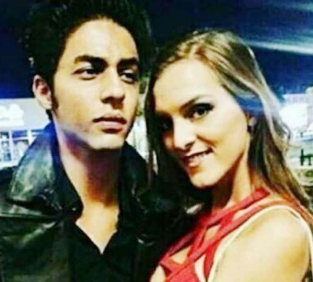 navya naveli nanda comment on shahrukh khan son aryan khan photo