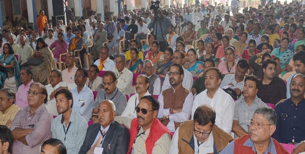 आध्यात्मिकता का अर्थ है कि मानव जीवन को आसान बनाना