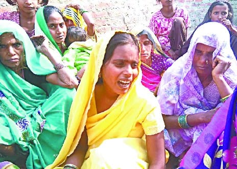 ट्रैक्टर-ट्राली से दबकर मजदूर की मौत