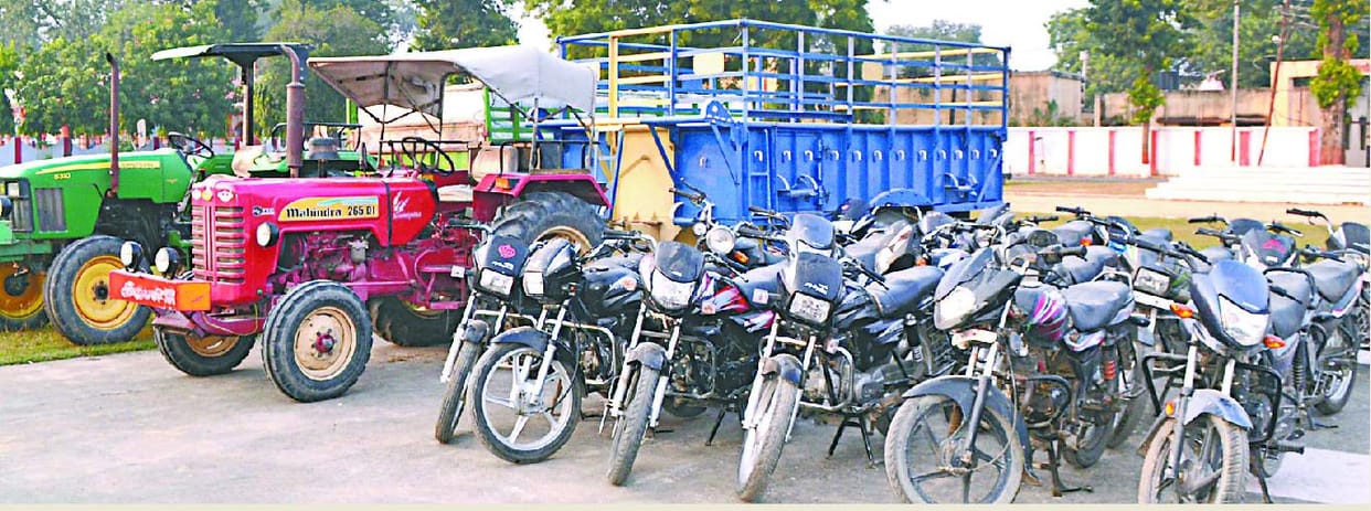 Two tractor trolley robbed, 18 bike stolen recovered