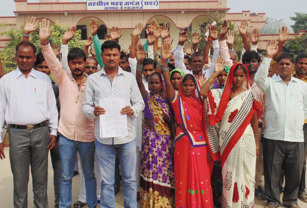 Demand to stop Pokri's auction by demonstrating