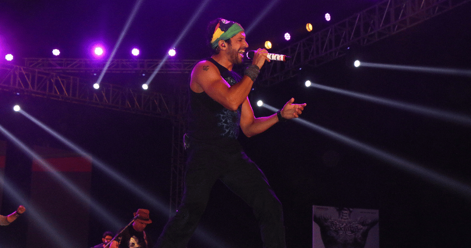 farhan akhtar statement in favour of womens, javed akhtar will feel proud on son