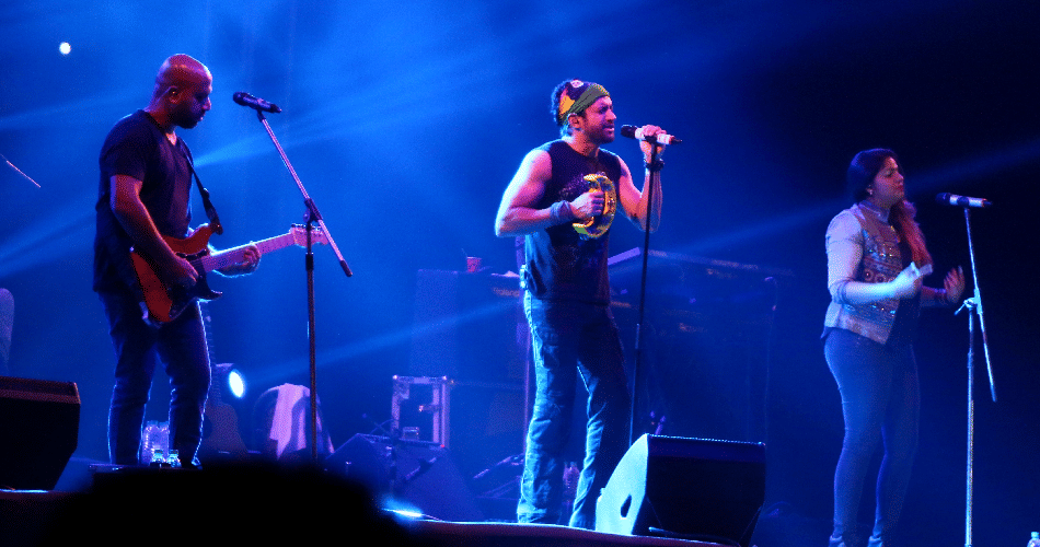 farhan akhtar statement in favour of womens, javed akhtar will feel proud on son