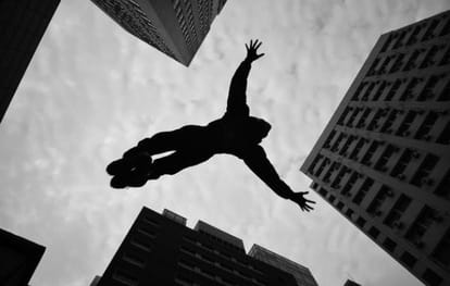 youth died after he accidentaly falls from 3rd floor of a building in kota 