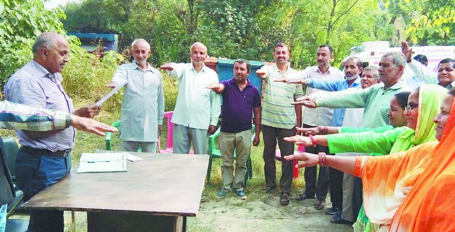 लोगों को मतदान करने की दिलवाई शपथ
