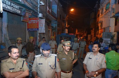 clash between two groups in vajeerganj in Lucknow.