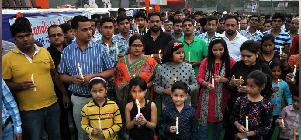 pradyumn thakur father started candle march for fighting against the injustice