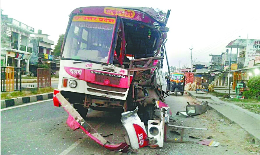 roadways bus collides from iron rods loaded truck
