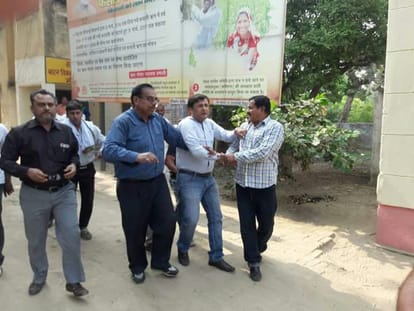 mathura cdpo arrested taking bribe