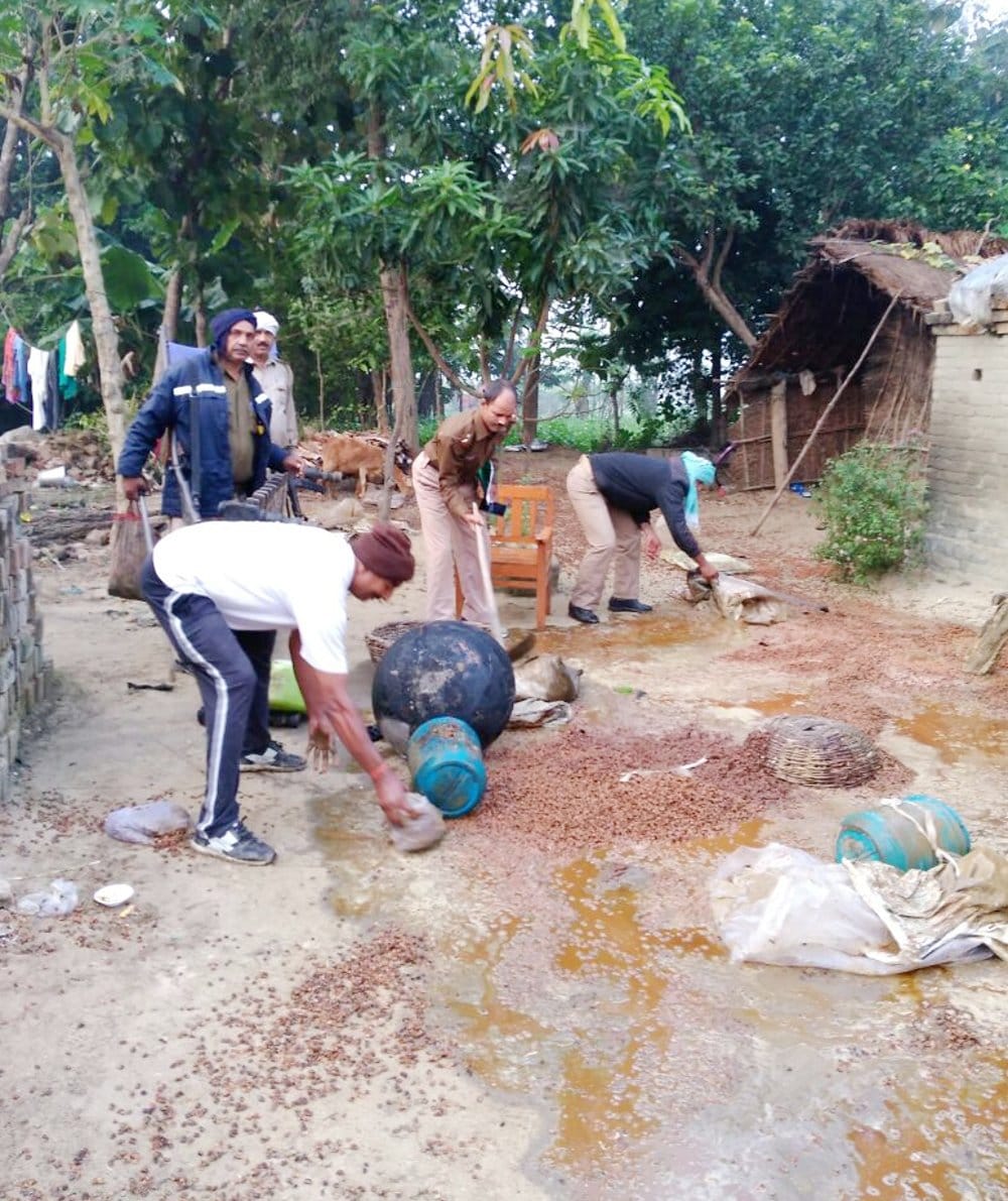 four arested, include 29 quintals of destroyed women in raid
