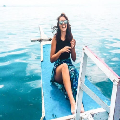 19 years old Dana Williamson earns lakh rupees while eating donuts 