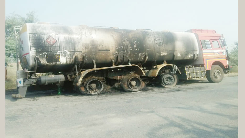 A fierce fire in a tanker carrying fuel for airplanes