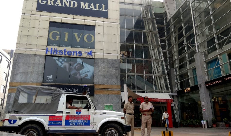 firing in the bar of grand mall two people injured 