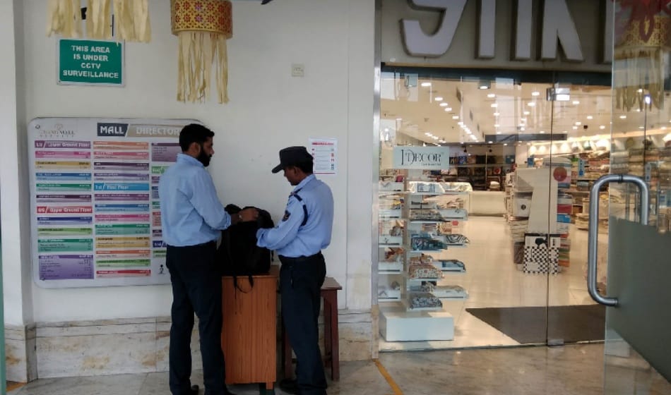 firing in the bar of grand mall two people injured 