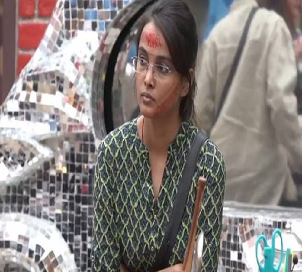 bigg boss 11 puneesh sharma will convenience to hina to save himself