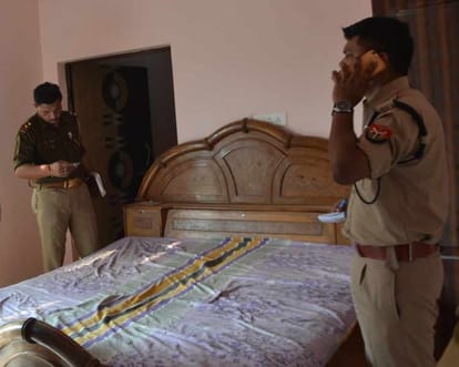 father in agra planned to make murder of daughter a suicide