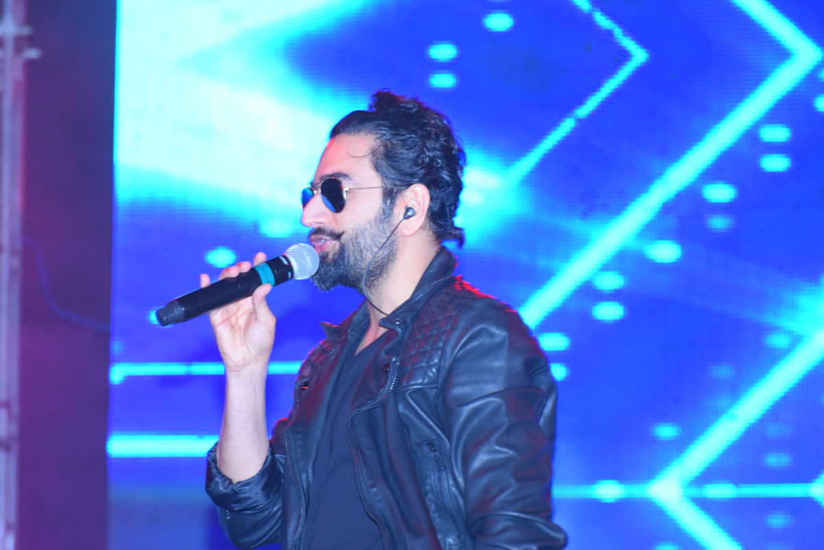 shekhar ravjiani shocked hotel charged rs 1672 for 3 eggs here user reactions