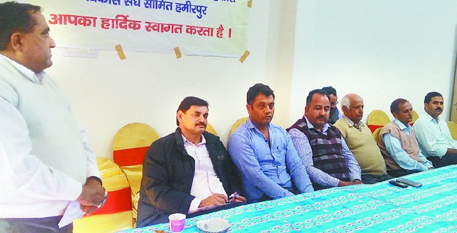 अतिरिक्त भवन निर्माण और हैंडपंप लगाने का निर्णय