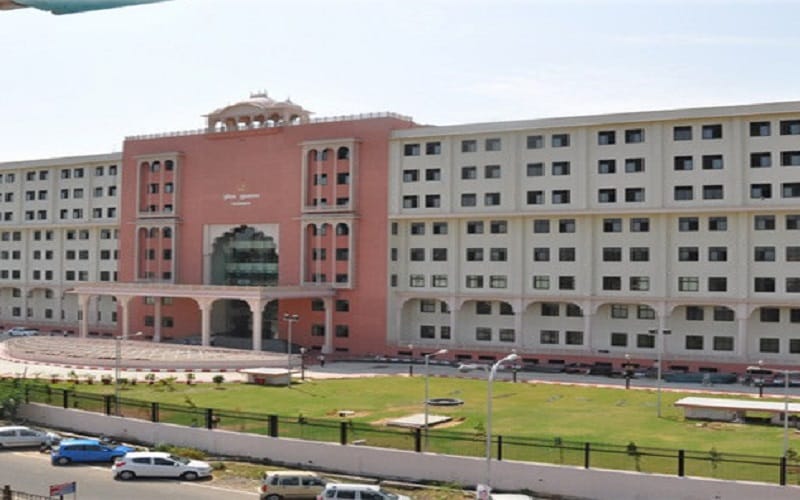 A senior ips from rajasthan alleged his own officer 