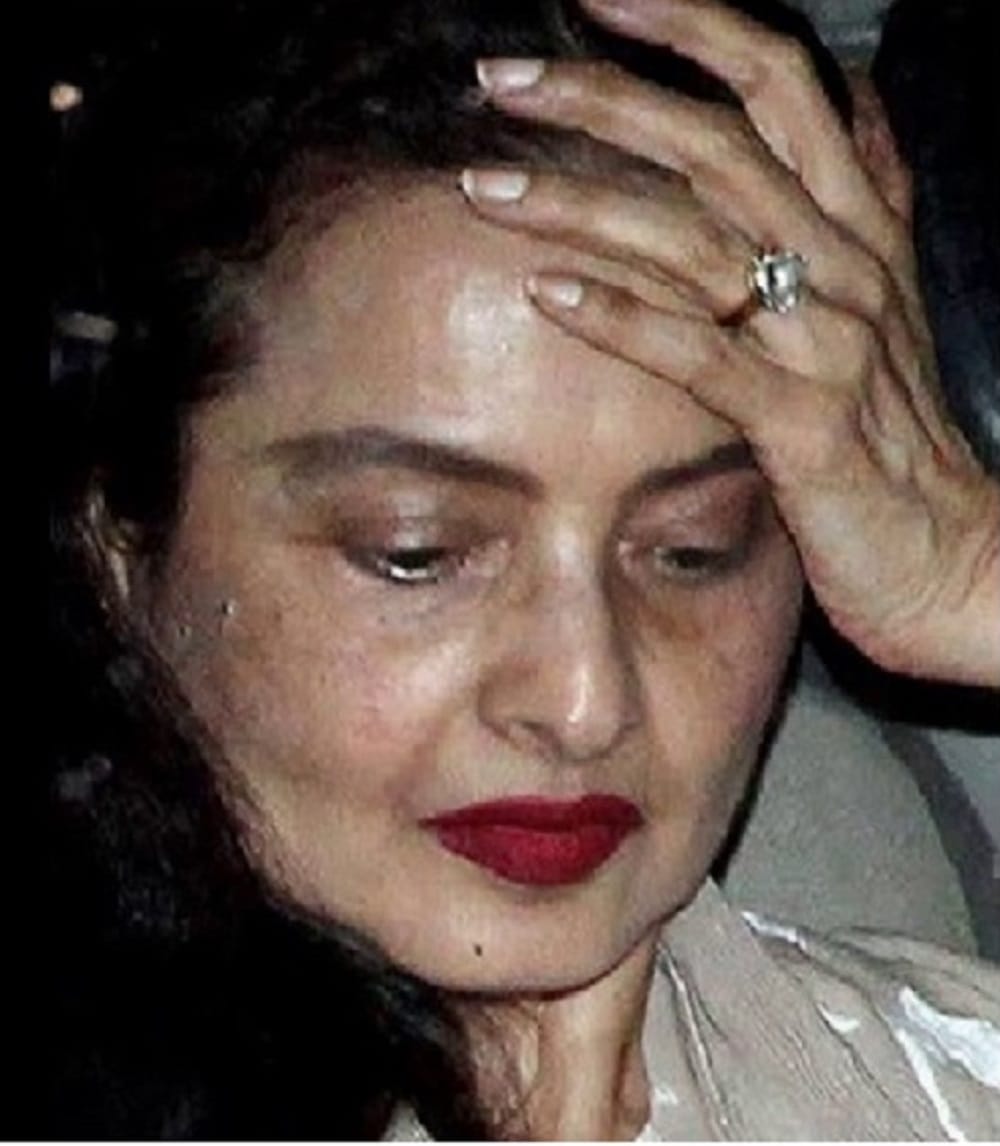 These bollywood actresses without makeup can horrify you