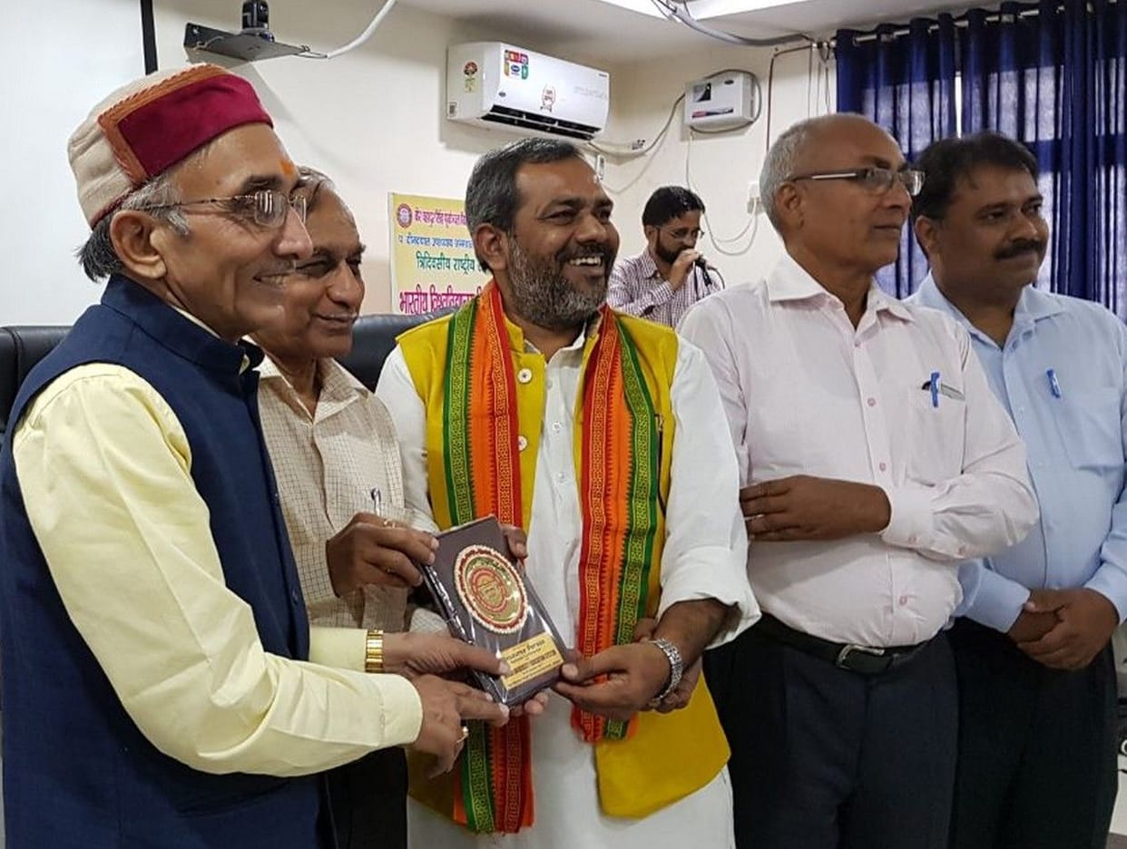 नैतिक शिक्षा अर्निवार्य